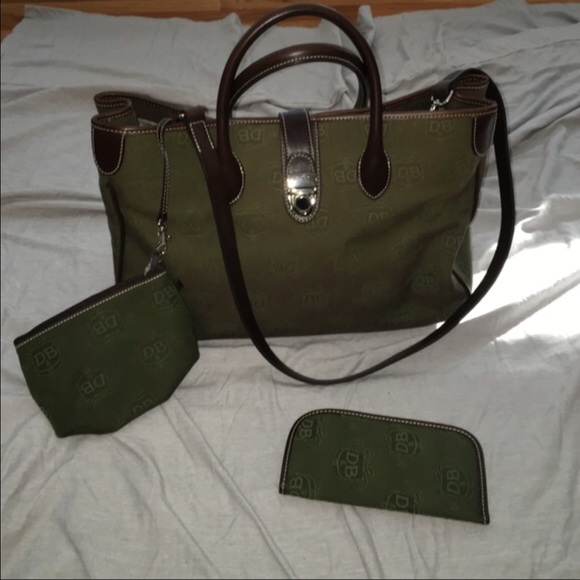 Dooney and Burke handbag (not authentic)