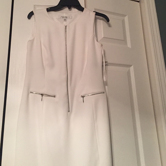 White sleeveless dress