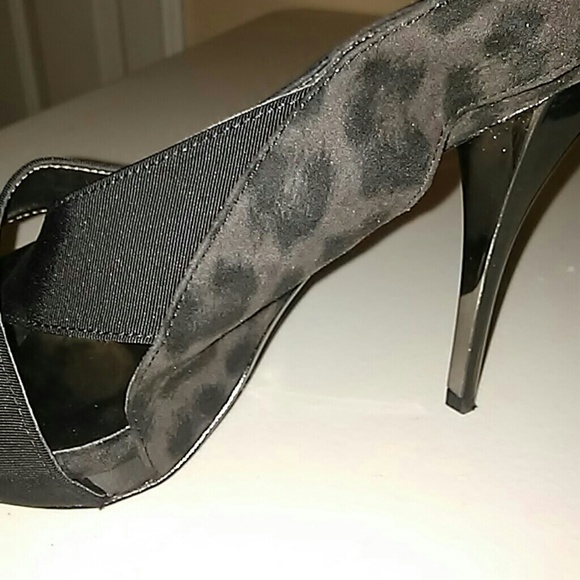 Heels - Picture 3 of 3