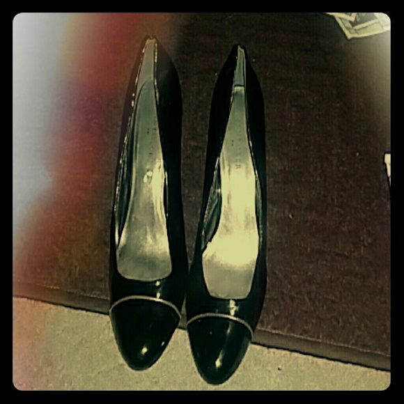Black Ann Taylor heels