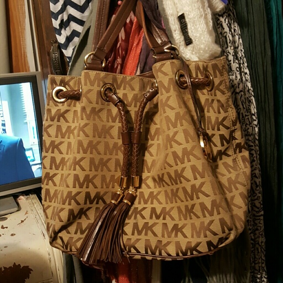 Michael kors  like new "14"18 - Picture 1 of 3