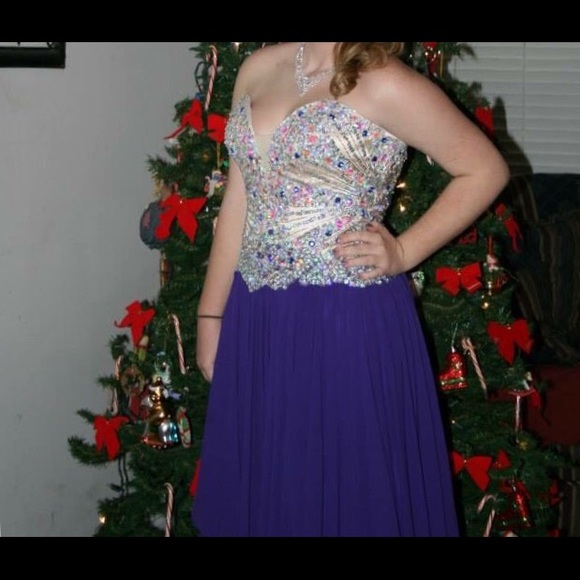 Formal/Prom dress - Picture 2 of 2
