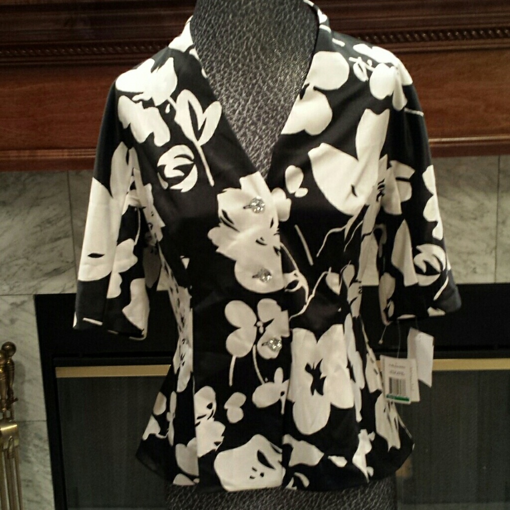 Black and white floral top
