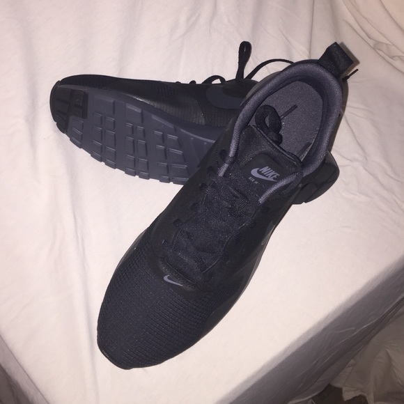 Men's Brand New in Box Black Air Max Tavas