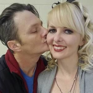 Meet your Posher, Lora