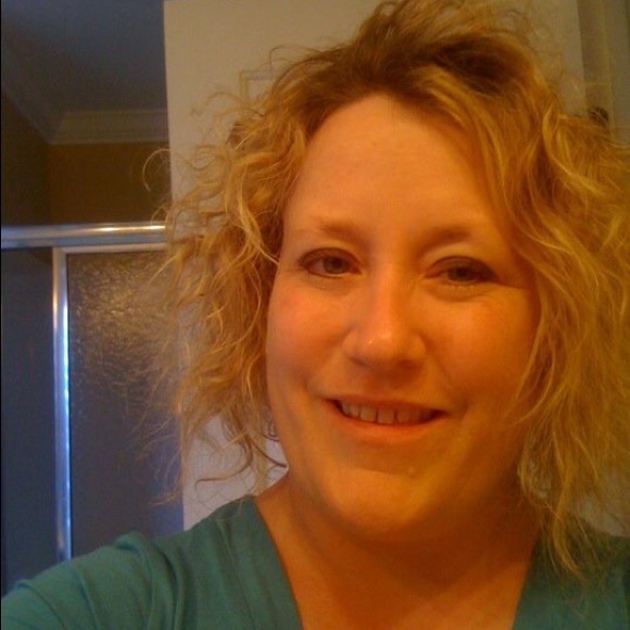 Meet your Posher, Sarah - Picture 2 of 2