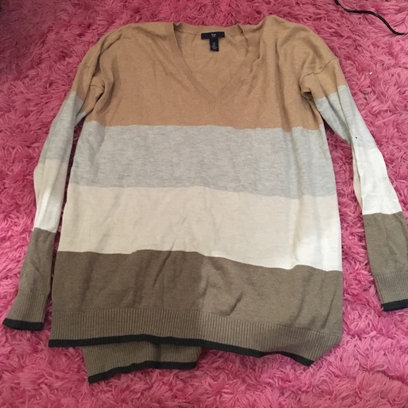 V neck sweater