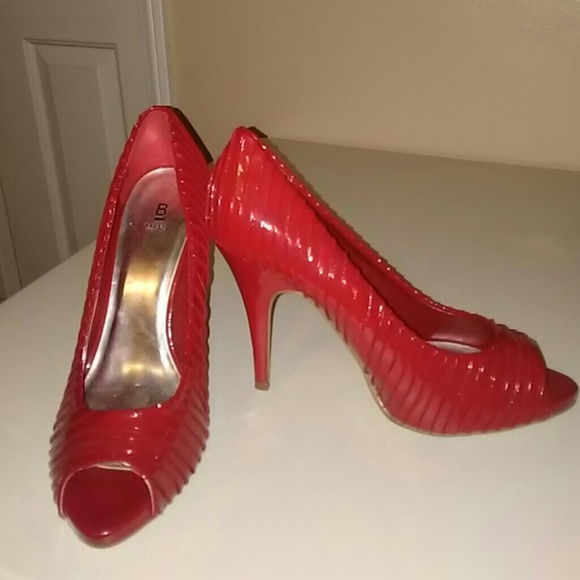 Heels - Picture 2 of 2