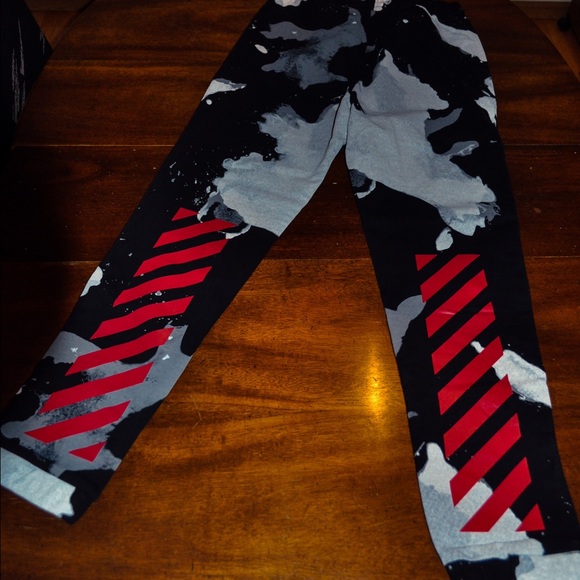 Off white sweatpants size large 100% authentic!