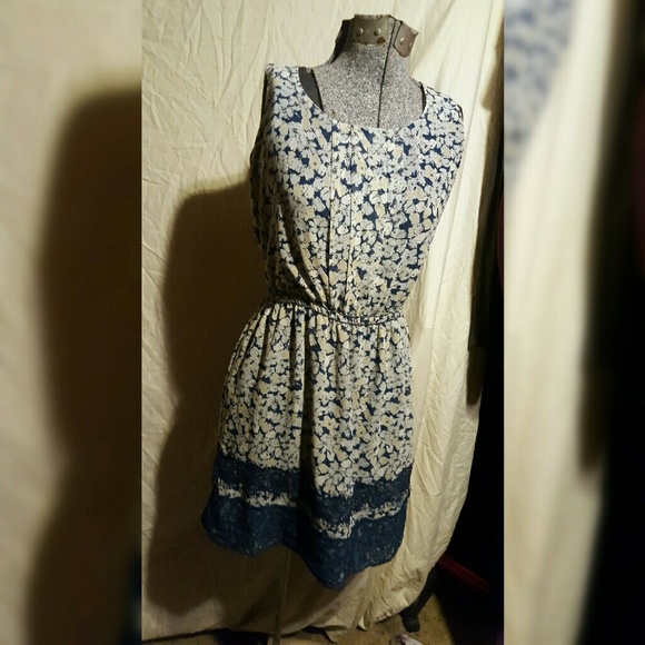 ⏳LAST CHANCE ⌛Max Studio Casual Floral Dress
