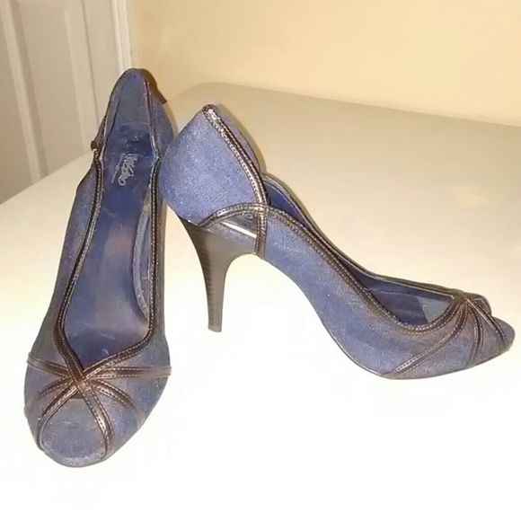 Heel - Picture 2 of 4