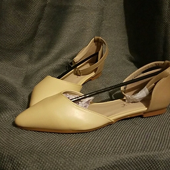 Cute Flats Never Worn