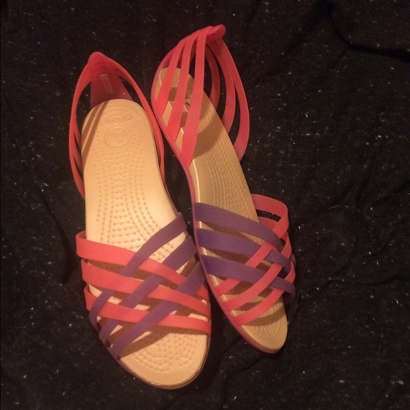 NWOT Crocs Huarache Pink and Purple Flat size 9