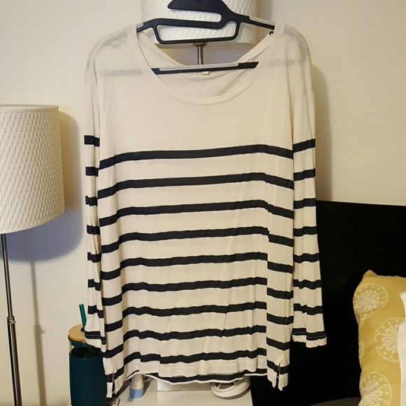 J. CREW LIGHT WEIGHT T-shirt