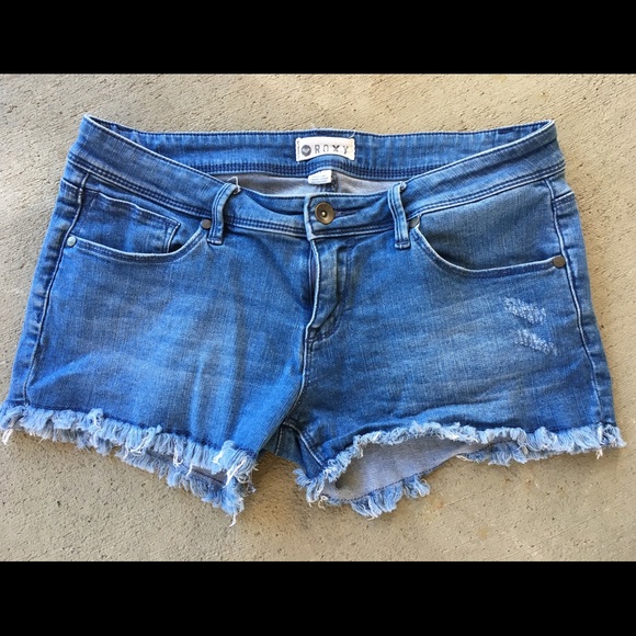 ROXY Jean Levi shorts Distressed