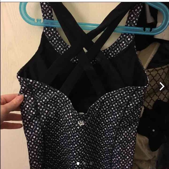 SOLD ❌❌❌❌ Lululemon size 4 tank top NEVER worn - Picture 1 of 3