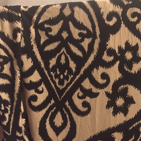 💕 Intricate Black &a Tan Maxi 💕 - Picture 2 of 2