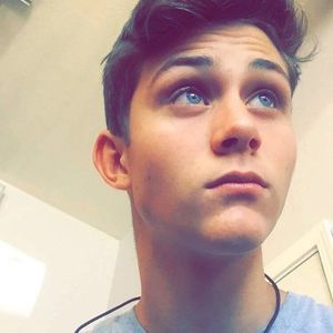 Meet your Posher, Casey