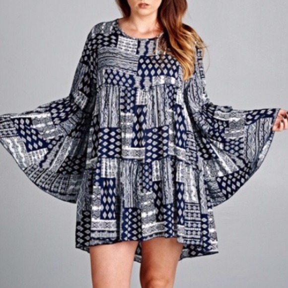 ADORABLE BELL SLEEVE TUNIC OR DRESS! - Picture 3 of 4