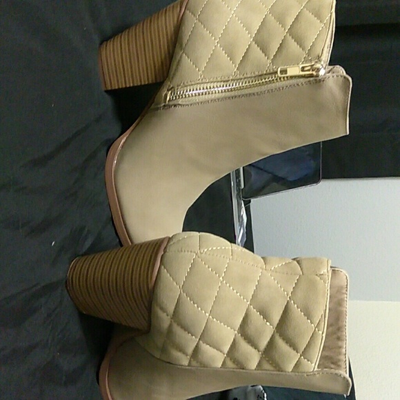 Boots - Picture 2 of 2