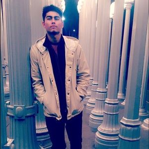 Meet your Posher, Carlos