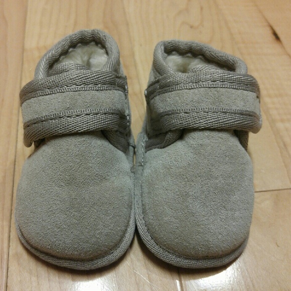 Lamo Footwear Sheepskin Fur-Lined Baby Booties - Picture 1 of 4