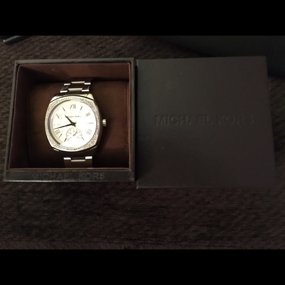 Watch - Picture 4 of 4