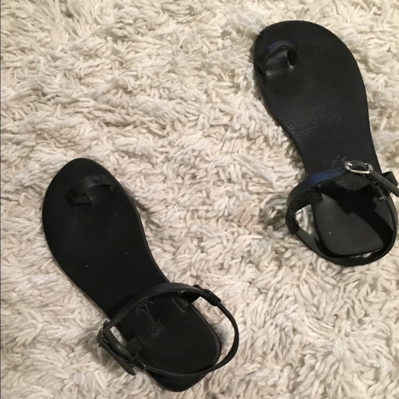 BLACK LEATHER TOE RING BAREFOOT GREEK SANDAL