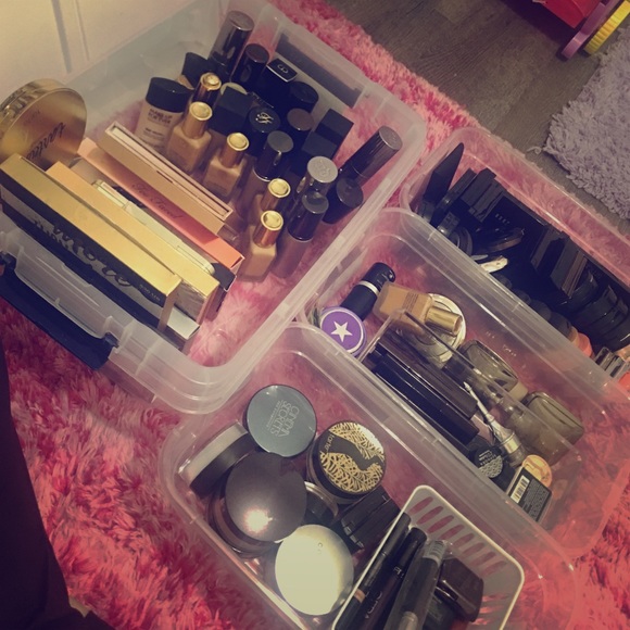 ❤️💄💥POSTING NEW MERCHANDISE TOMORROW 💥💄💁🏻❤️