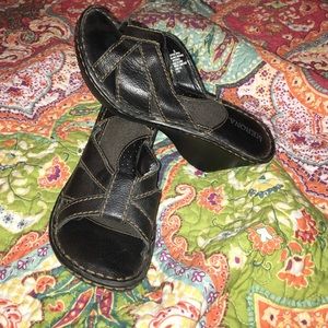 Leather wedge sandals