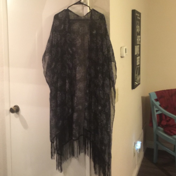 Accessories - Paisley print sheer wrap with fringe