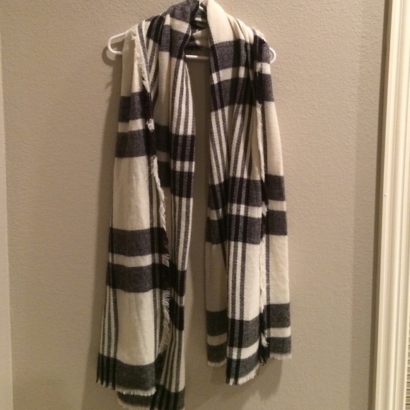 Black and White Scarf