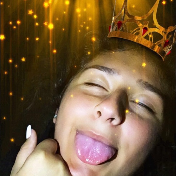 Meet your Posher, Aleksia