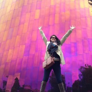 Meet your Posher, Claudia