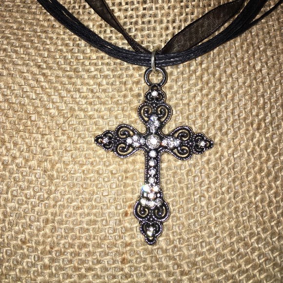 New Black rope & lace cross necklace w/metal clasp - Picture 3 of 3