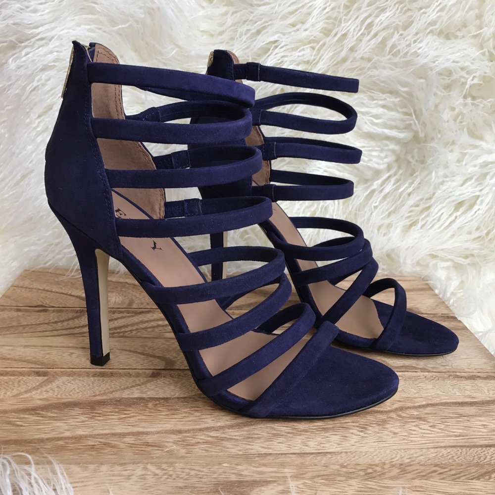 **NWOT**Tubular Strap Sandal