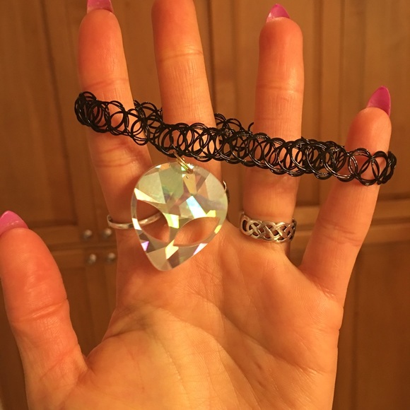 rainbow holographic alien choker ⚡️👽⚡️ - Picture 2 of 3