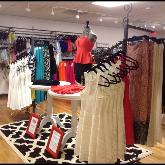 | StyleSurrender Contemporary Shop | - Picture 2 of 6