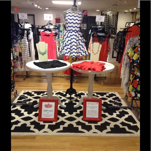 | StyleSurrender Contemporary Shop | - Picture 3 of 6