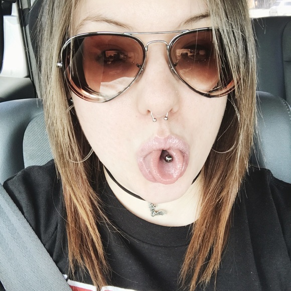 Meet your buyer & seller, Brittini! - Picture 2 of 8