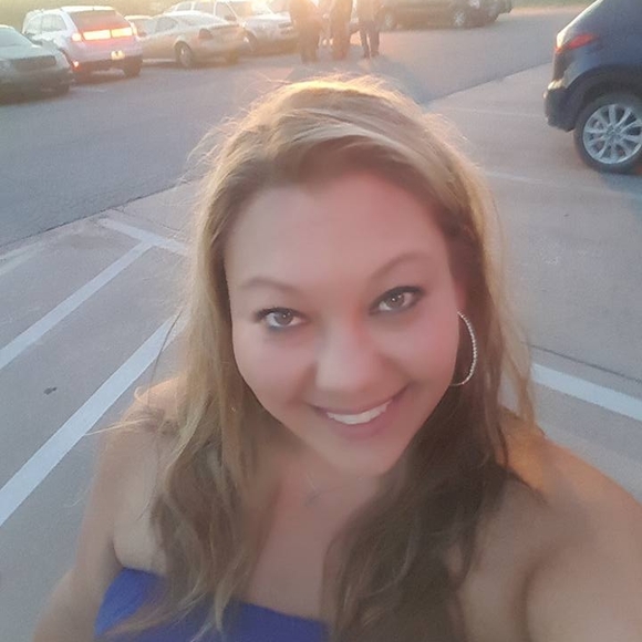 Meet your Posher, Amanda