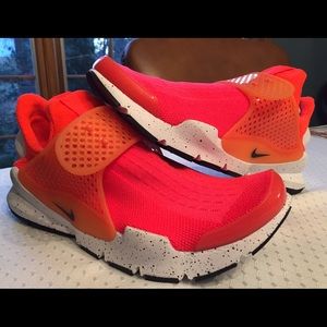 !SOLD! Don't buy. Nike Sock Darts