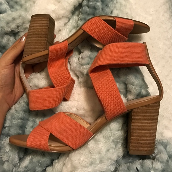 Heels - Picture 3 of 4