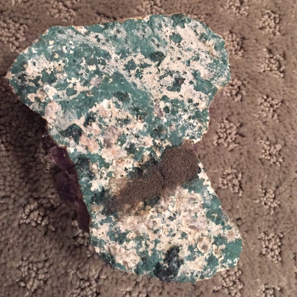 Amethyst geode - Picture 4 of 4