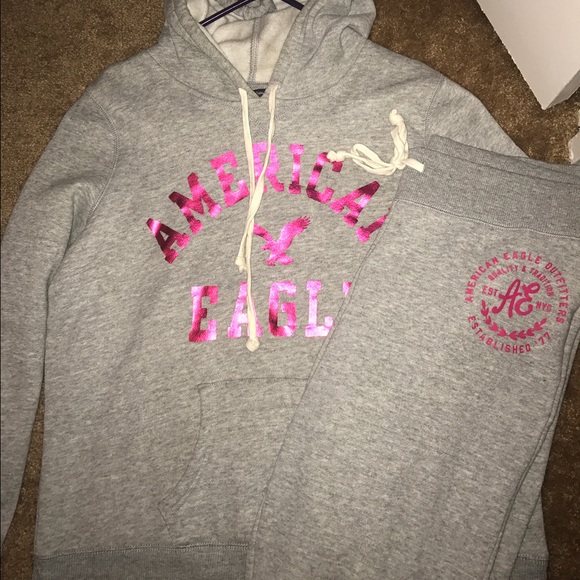 American eagle sweatsuit