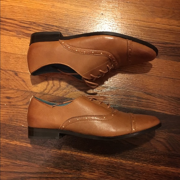 TOMS mocha brogue warm tan full grain leather 6.5