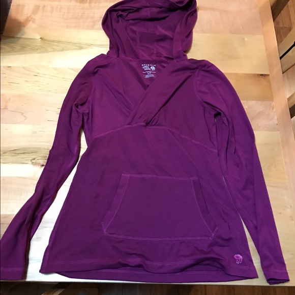 Mountain Hard Wear pullover