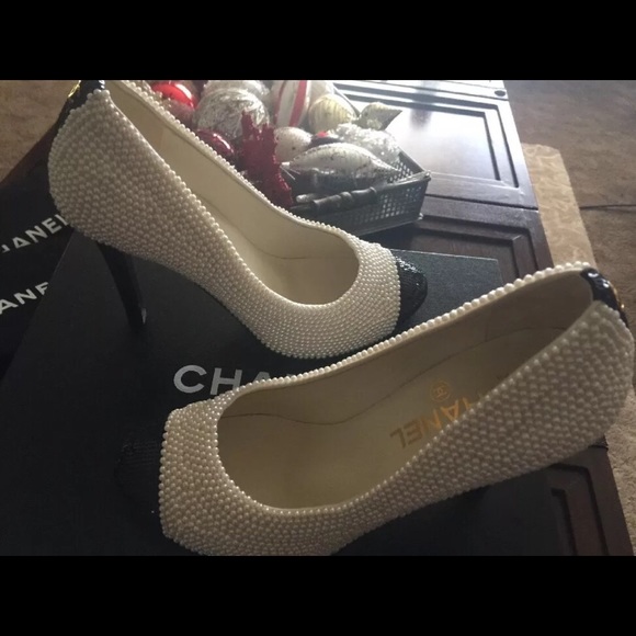Authentic Chanel Pearl Escarpins Pumps 37/6.5 - Picture 3 of 4