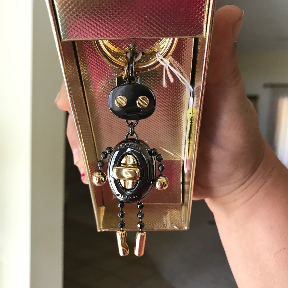 🗿COACH ROBOT KEYCHAIN 🗿 - Picture 2 of 5