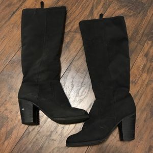 Heeled boots